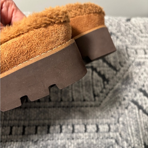 Vionic Womens Kailen Faux Fur Brown Mules Size 6-1/2. Missing one insole. - Picture 3 of 7